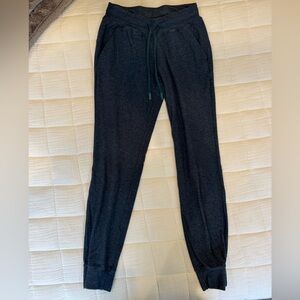 lululemon athletica heathered green Joggers